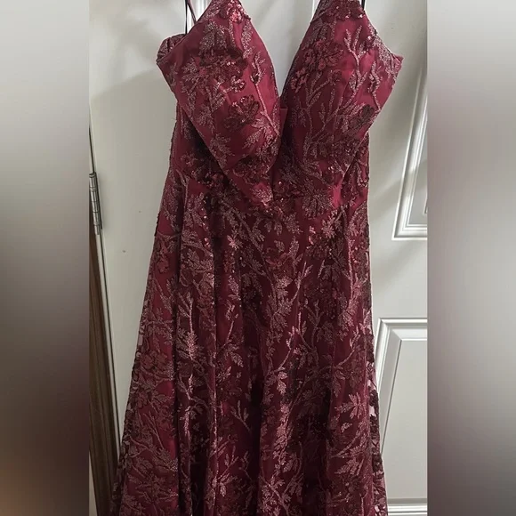 Beautiful Grad Dress - Picture 2 of 2